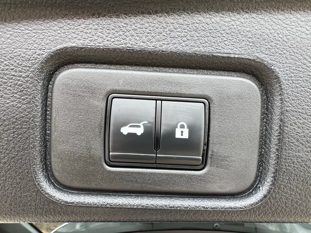 Used 2025 Nissan Pathfinder Platinum w/ Lighting Package (N92) AWD/4WD image 23