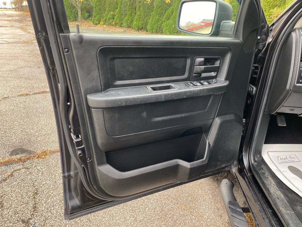 Used 2017 RAM 1500 Express w/ Black Ram 1500 Express Group image 10