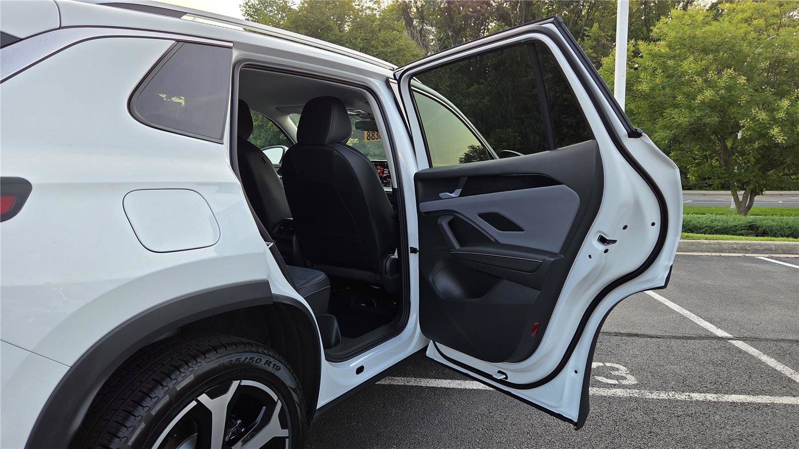 New 2026 Volkswagen Tiguan SE AWD/4WD image 29