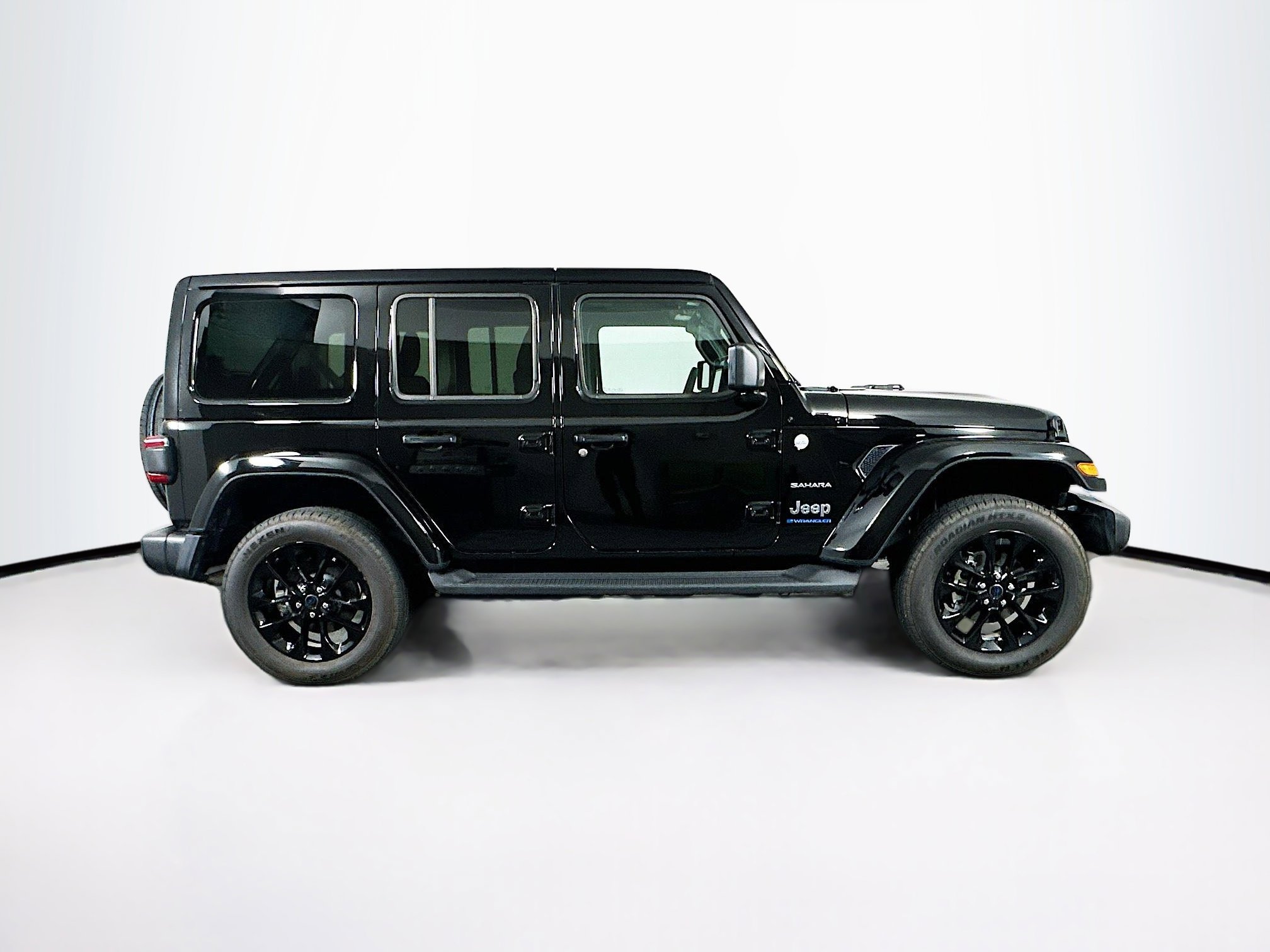 Used 2024 Jeep Wrangler Sahara w/ Safety Group image 10