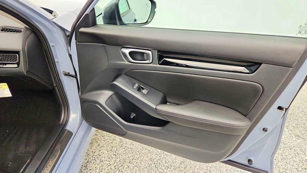 Used 2023 Honda Civic Touring image 25