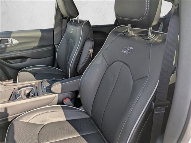 New 2026 Chrysler Pacifica Limited w/ S Appearance Package image 24