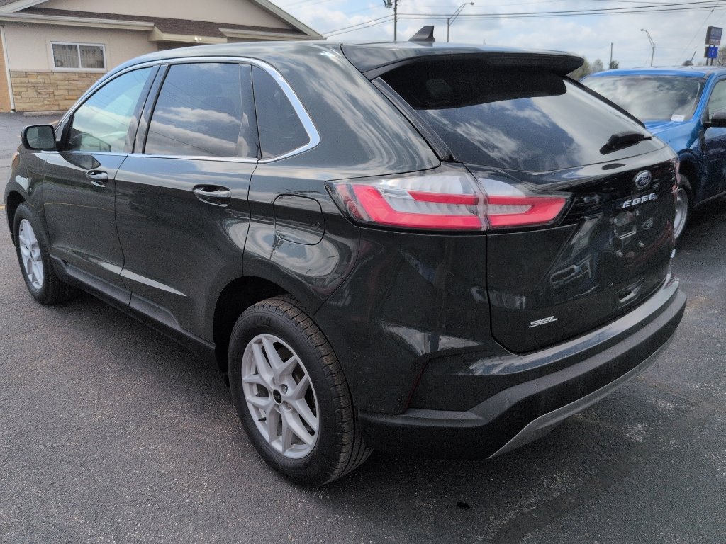 Used 2023 Ford Edge SEL w/ Convenience Package image 4