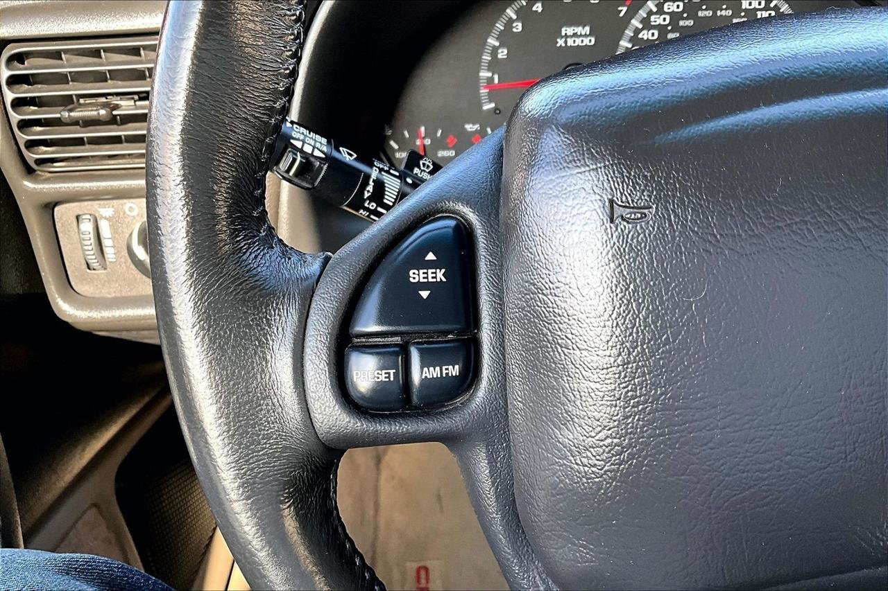 Used 2001 Chevrolet Camaro Z28 w/ SS Performance/Appearance Pkg RWD image 13