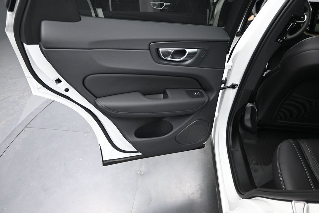 New 2027 Volvo XC60 T8 Ultra AWD/4WD image 13