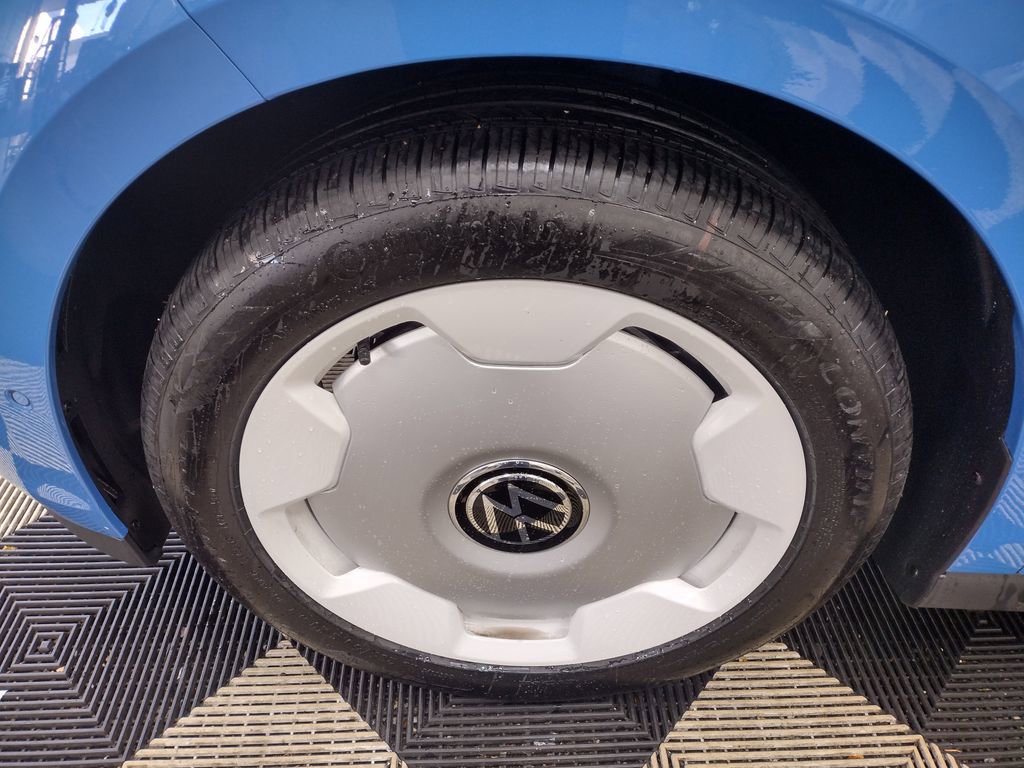 New 2025 Volkswagen ID. Buzz 1st Edition image 6
