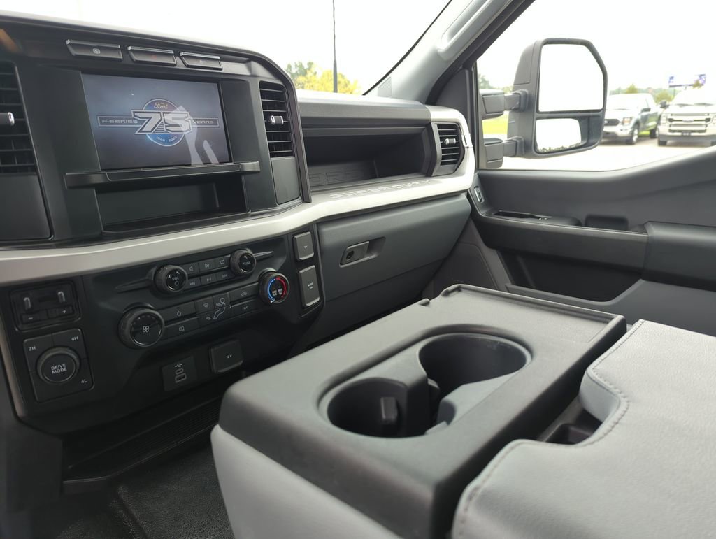 Used 2023 Ford F350 XL image 18