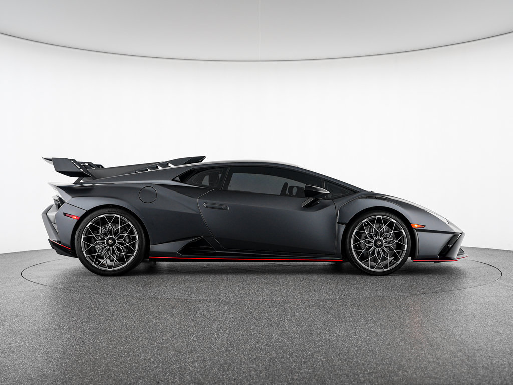 Used 2023 Lamborghini Huracan STO RWD image 7