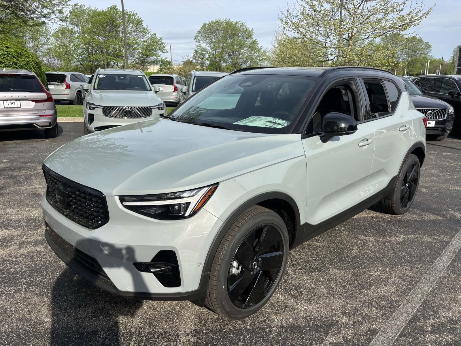 New 2026 Volvo XC40 B5 Ultra w/ Protection Package Premier AWD/4WD image 1