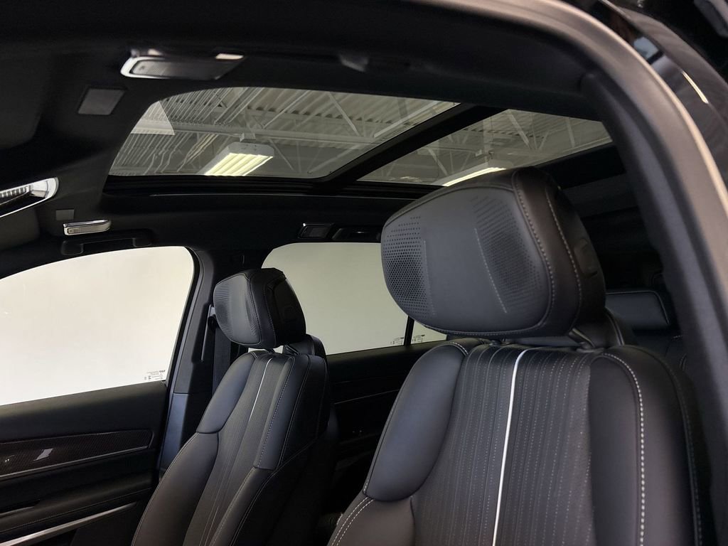 New 2026 Cadillac Vistiq Luxury image 23