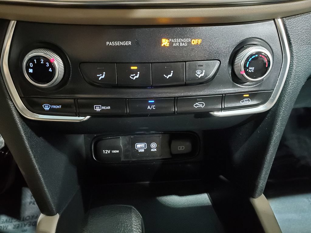 Used 2020 Hyundai Santa Fe SE FWD image 24