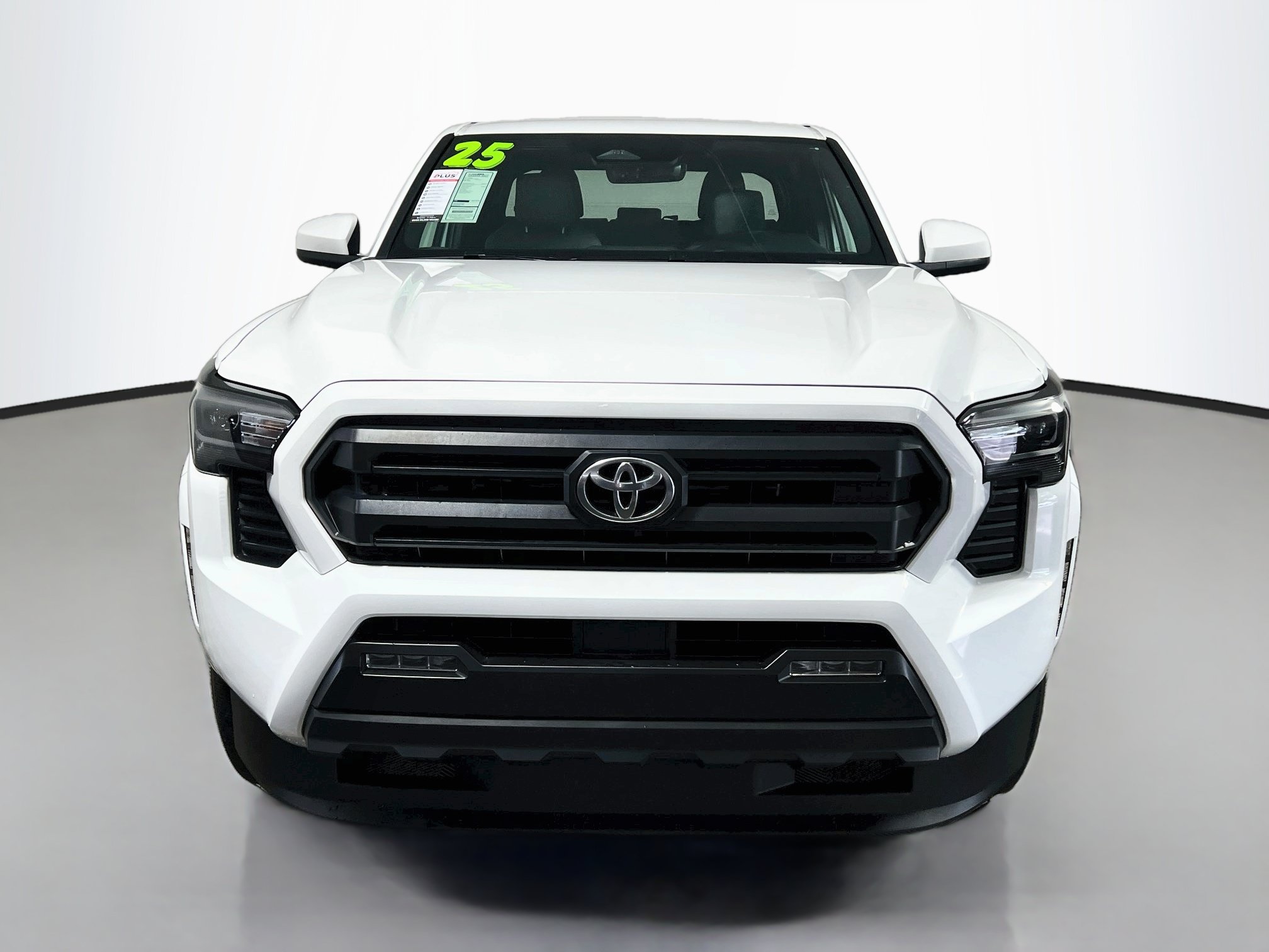 Used 2025 Toyota Tacoma SR5 AWD/4WD image 10