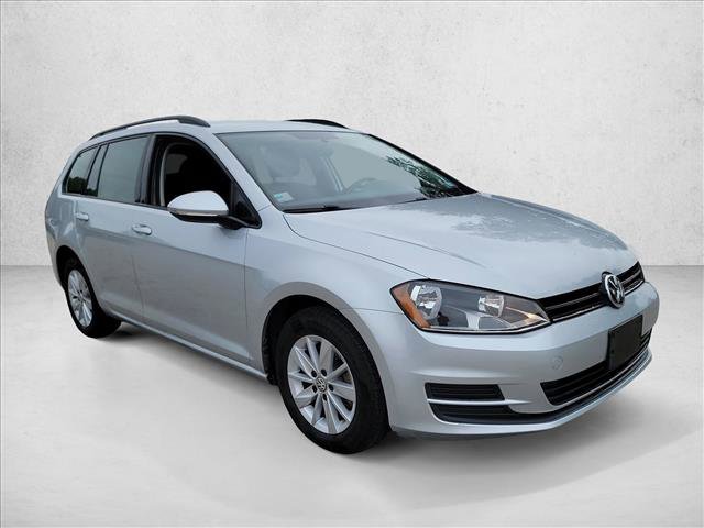 Used 2017 Volkswagen Golf SportWagen FWD image 3