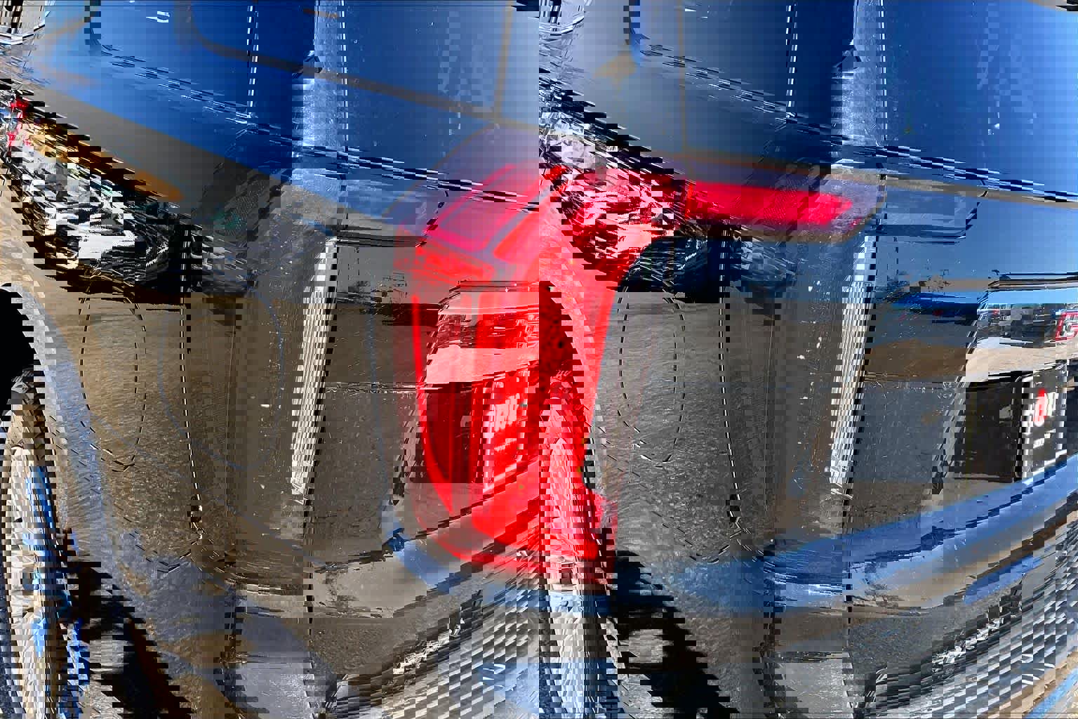 Used 2024 GMC Yukon SLT image 29