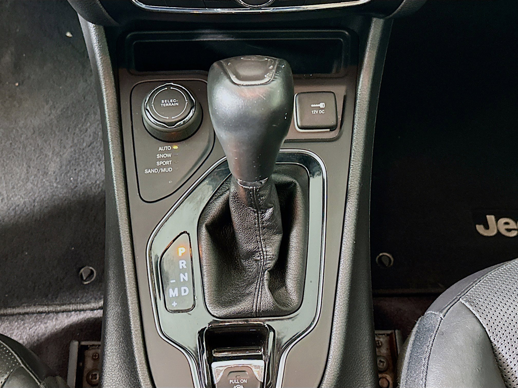 Used 2019 Jeep Cherokee Limited image 24