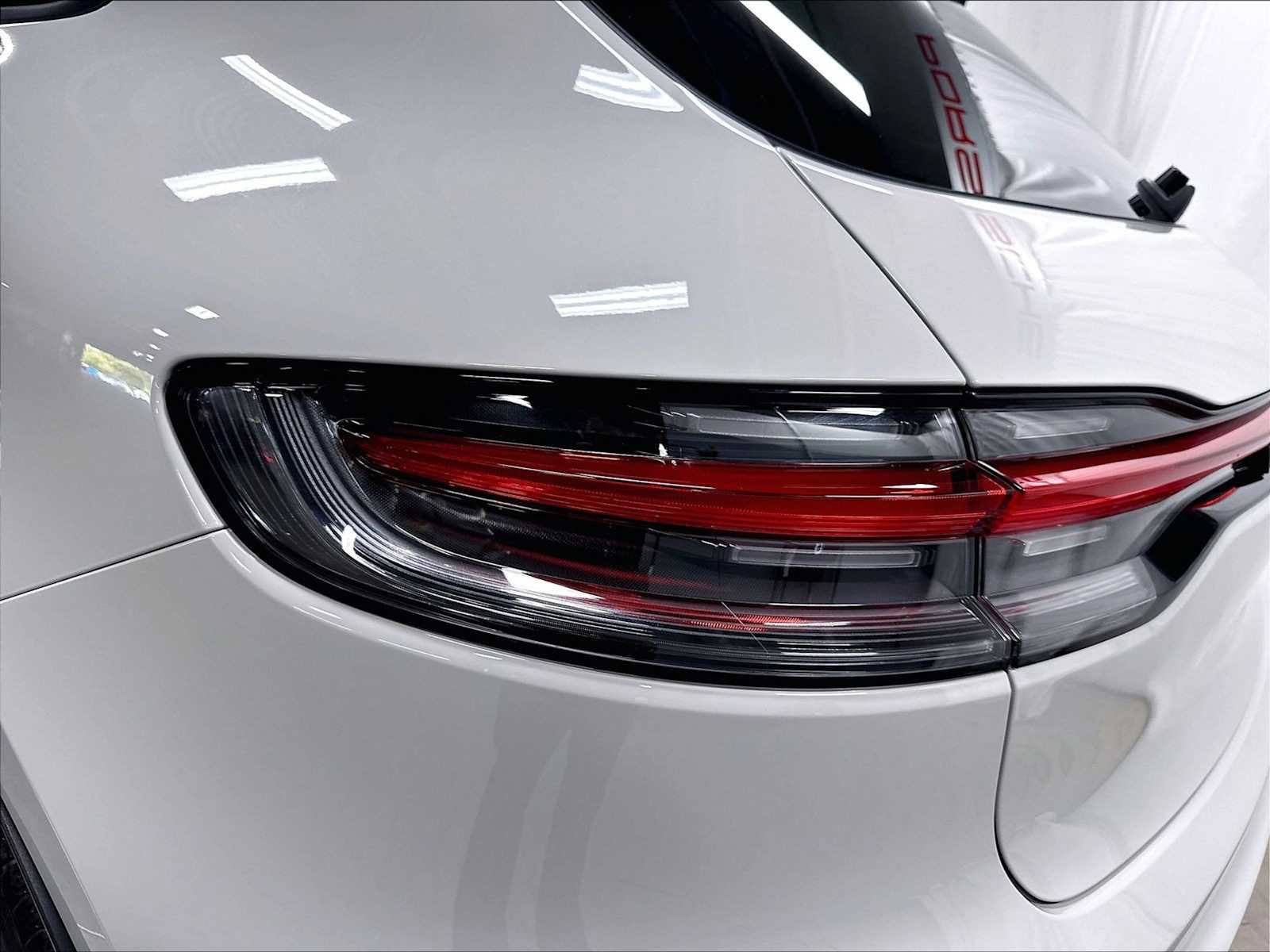 Used 2026 Porsche Macan AWD/4WD image 34