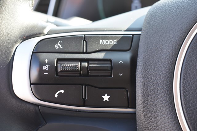 Used 2025 Kia Sportage EX image 20
