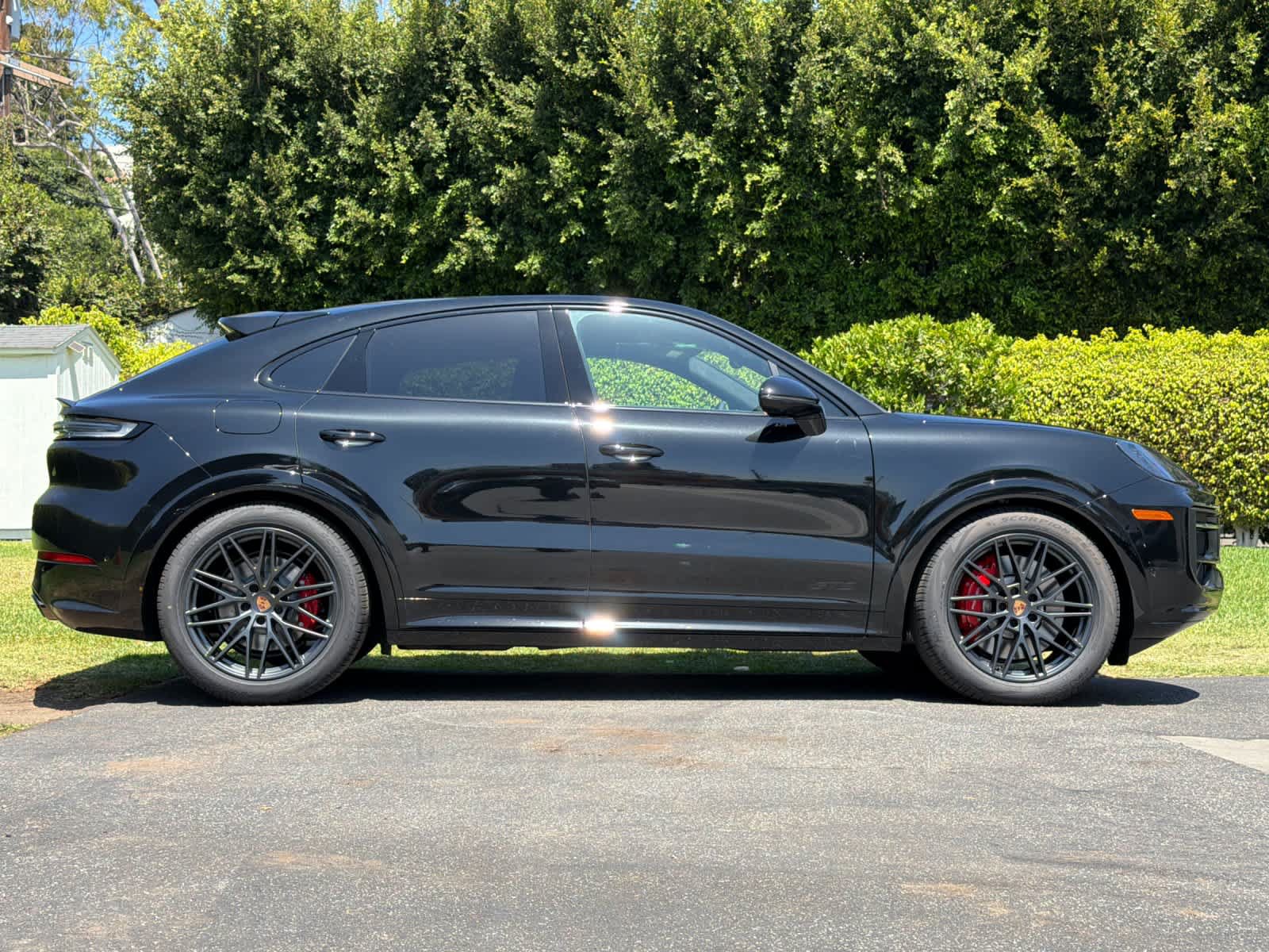 New 2026 Porsche Cayenne GTS AWD/4WD image 9