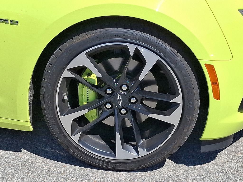 Used 2021 Chevrolet Camaro SS RWD image 8