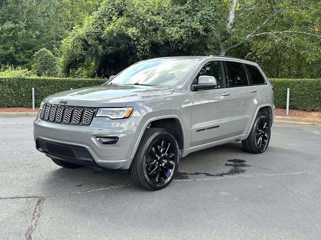 Used 2021 Jeep Grand Cherokee Laredo X AWD/4WD image 2