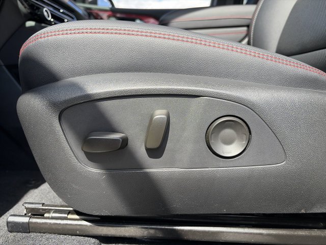 Used 2026 Chevrolet Traverse RS w/ LPO, Floor Liner Package AWD/4WD image 21
