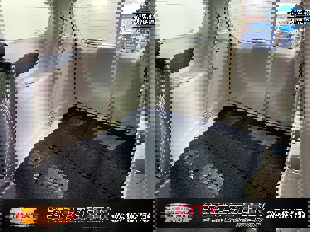 Used 2024 Chrysler Pacifica Touring-L image 27