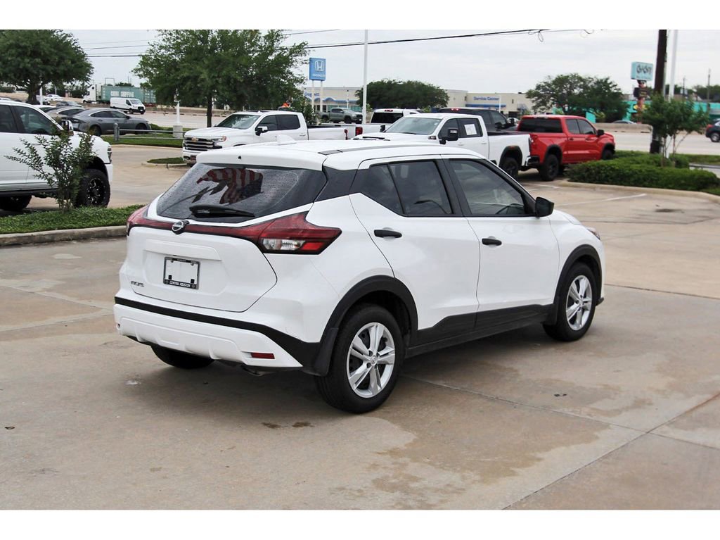 Used 2024 Nissan Kicks S image 6