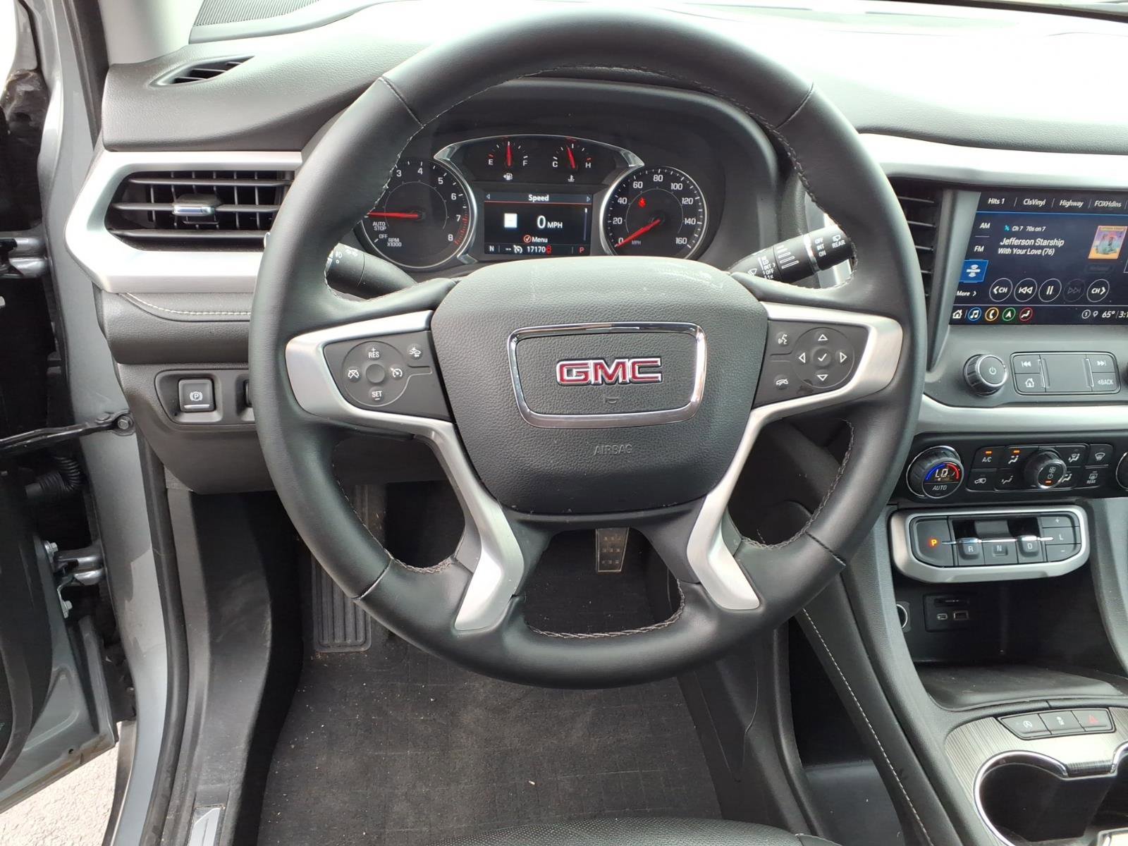 Used 2023 GMC Acadia SLT w/ LPO, Floor Liner Package FWD image 7