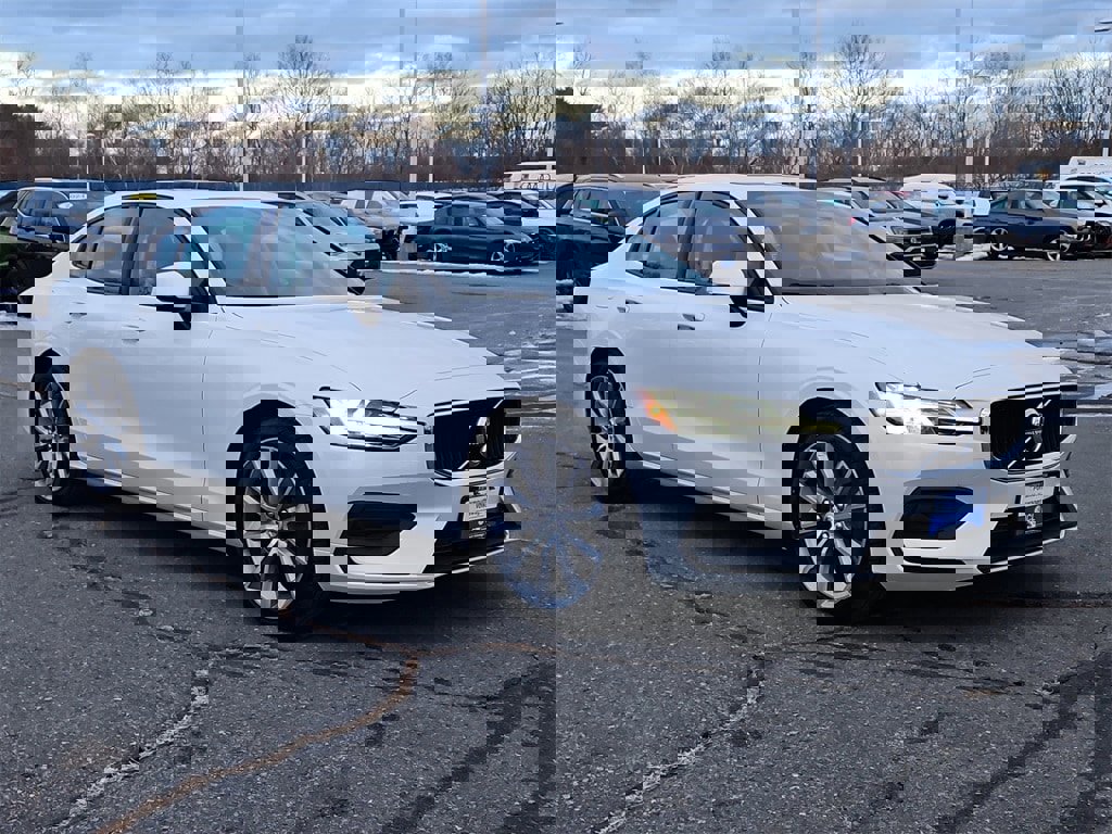 Used 2020 Volvo S60 T6 Momentum w/ Protection Package Premier image 3