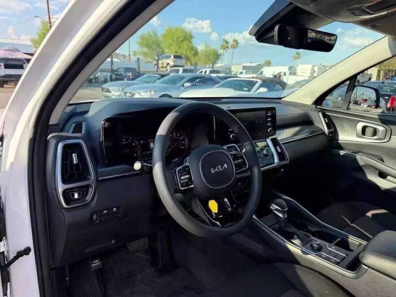 Used 2023 Kia Sorento LX image 15