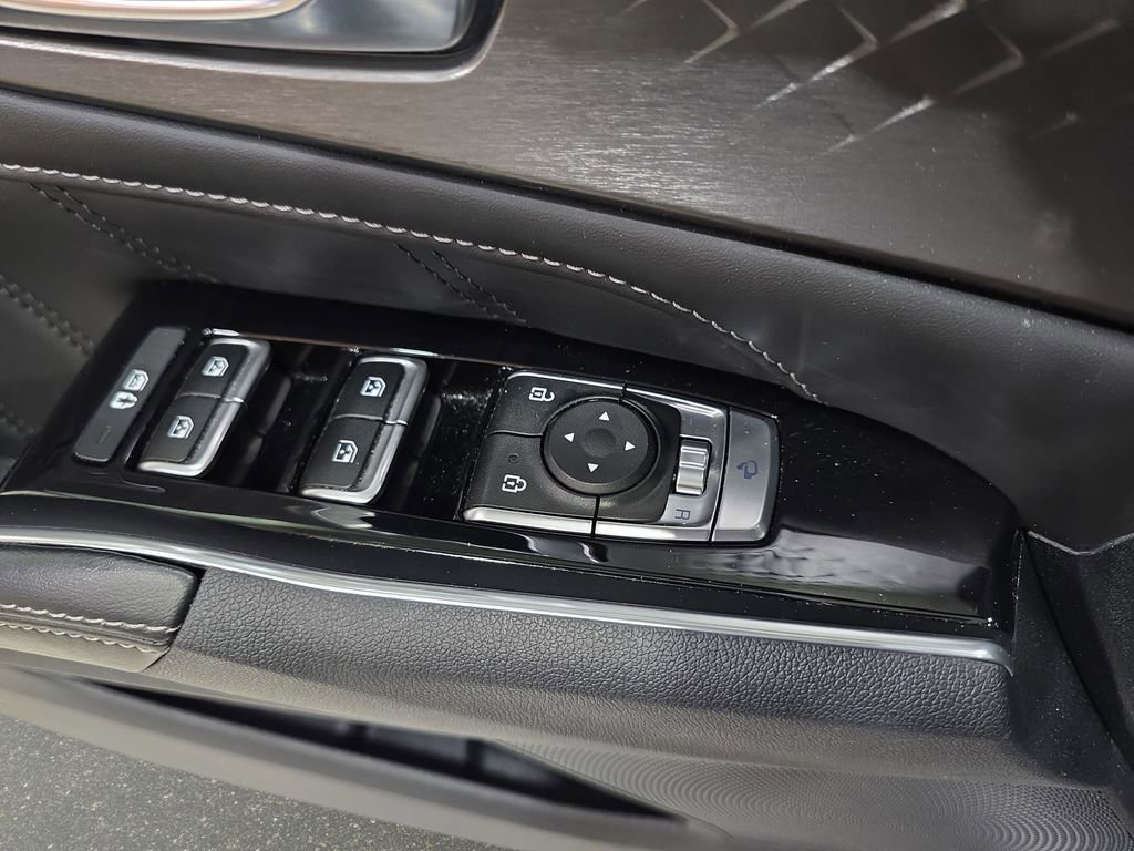 Used 2023 Kia Sorento SX image 31