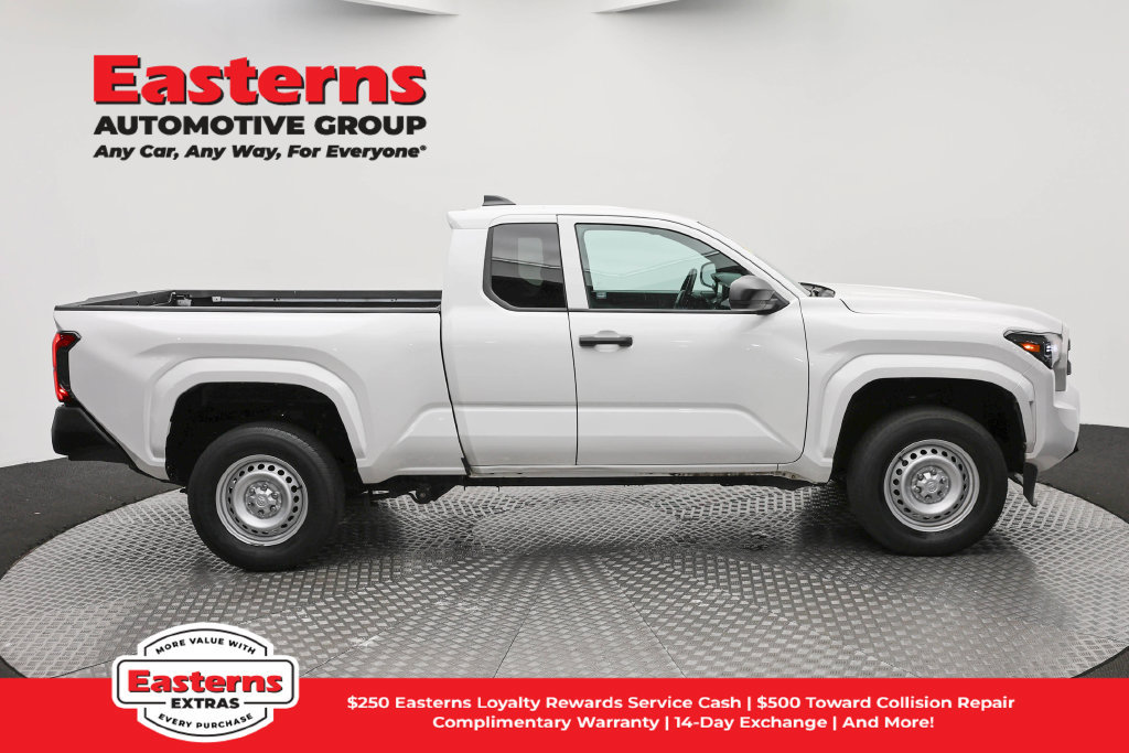 Used 2024 Toyota Tacoma SR RWD image 4