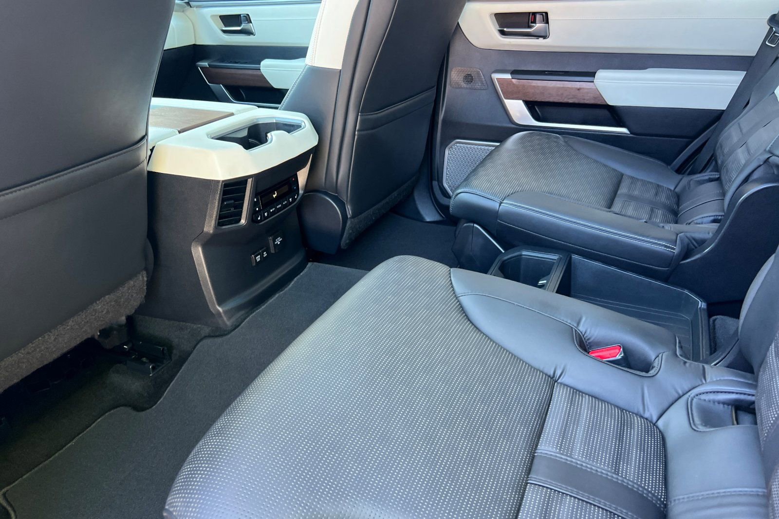 Used 2023 Toyota Sequoia Capstone image 12