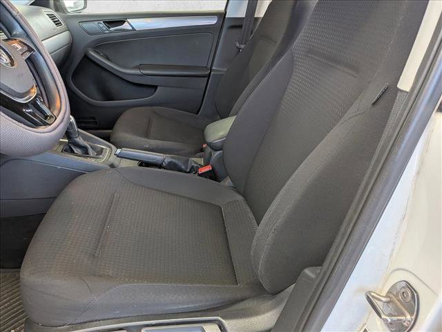 Used 2015 Volkswagen Jetta SE image 14