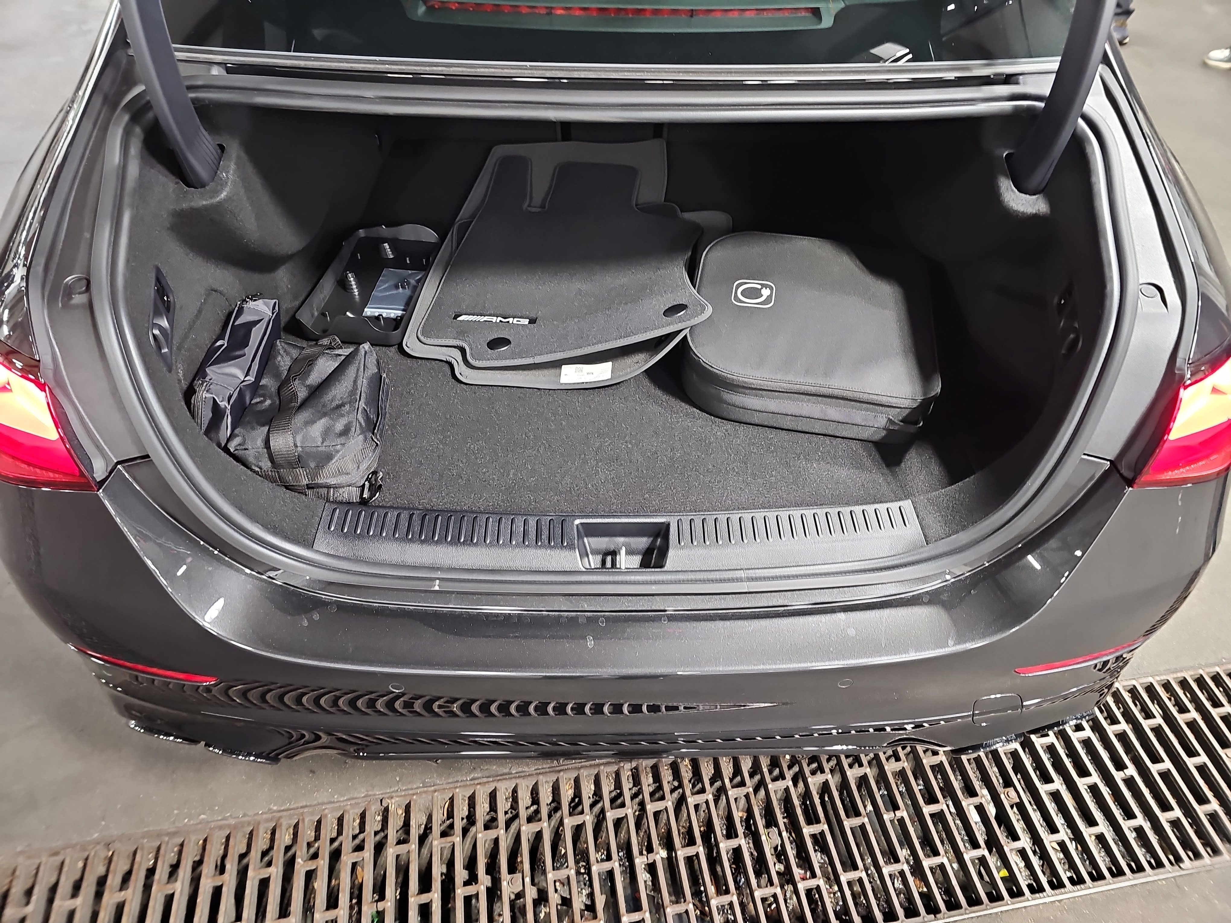 New 2026 Mercedes-Benz E 53 AMG e 4MATIC Sedan image 14