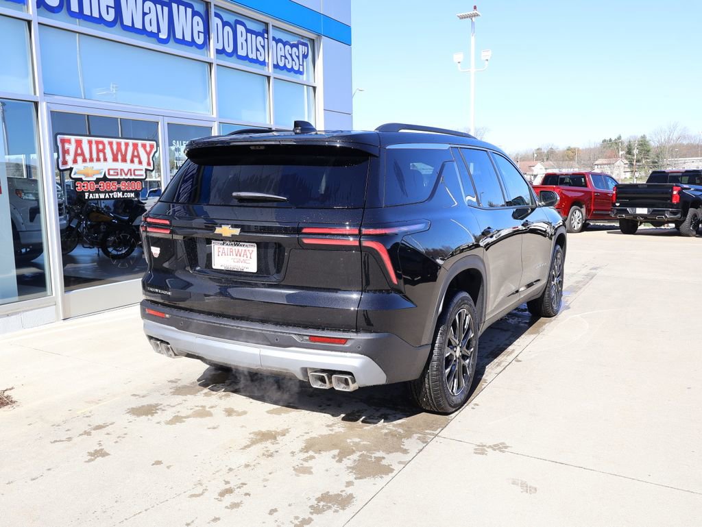 New 2026 Chevrolet Traverse LT w/ Sun and Wheel Package FWD image 3