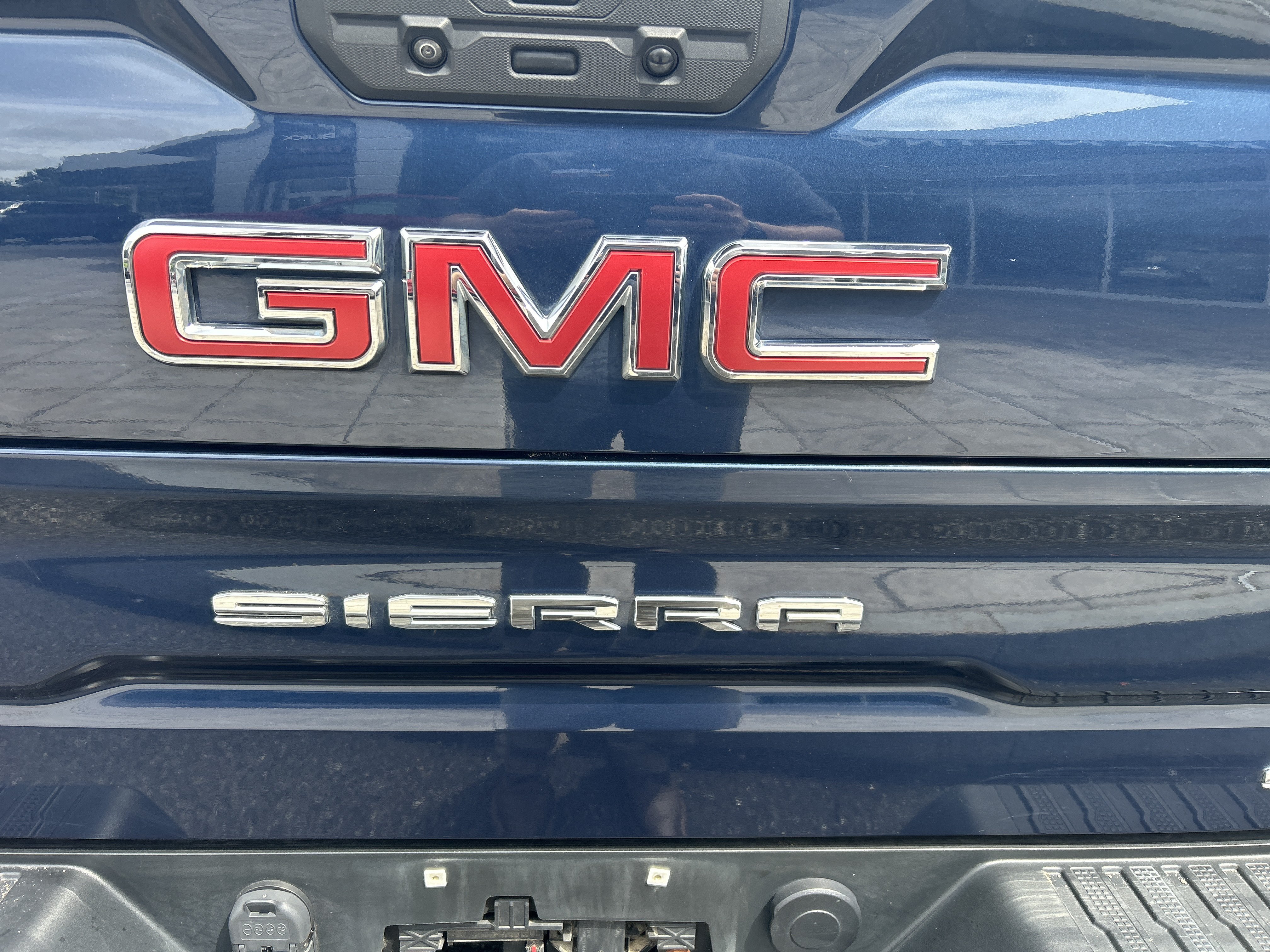 Used 2021 GMC Sierra 1500 SLT w/ SLT Convenience Package AWD/4WD image 12