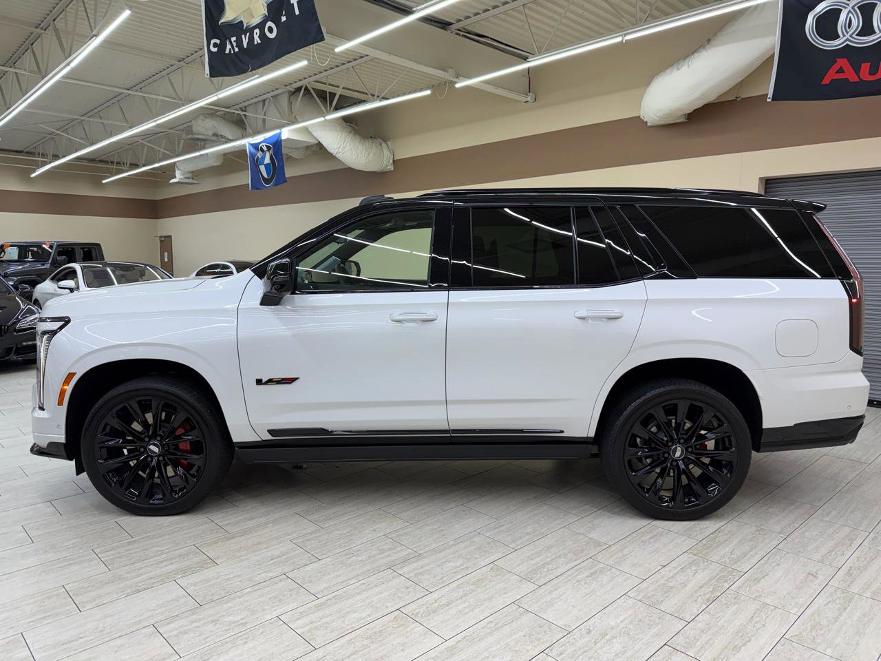 Used 2025 Cadillac Escalade V w/ LPO, ONYX Package image 6