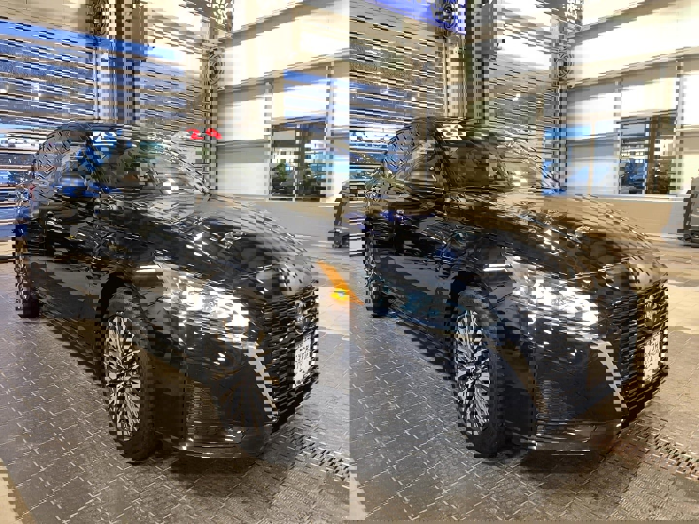 Used 2024 Nissan Altima 2.5 SV image 1