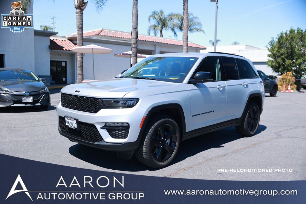 Used 2024 Jeep Grand Cherokee Limited w/ Black Appearance Package image 1