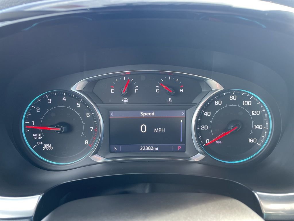 Used 2023 Chevrolet Traverse LT w/ Rear Camera Mirror Package image 16