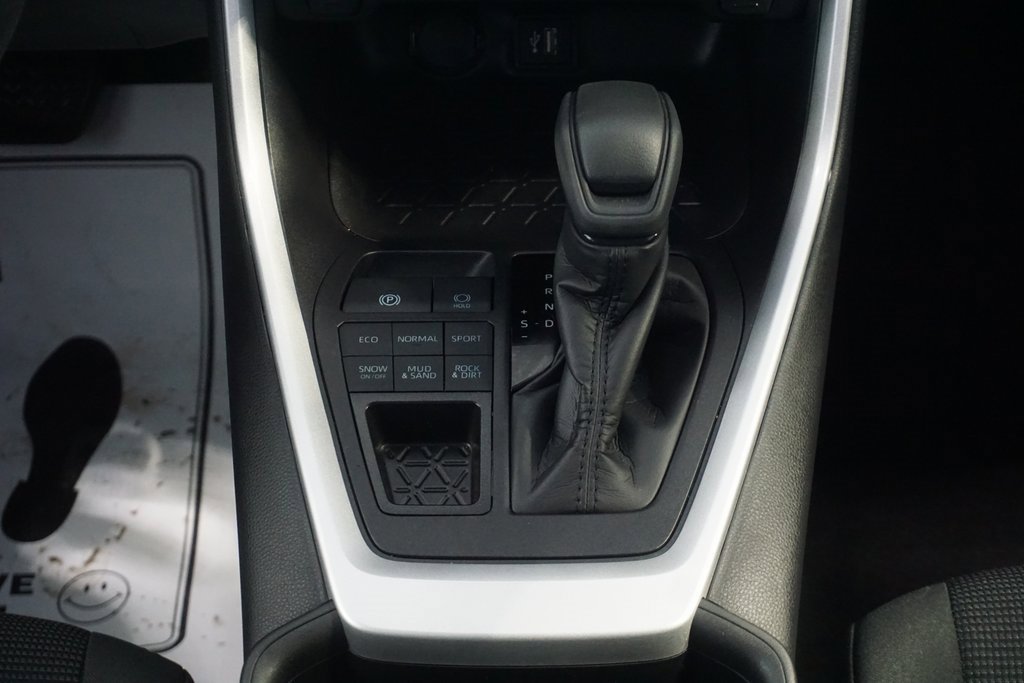 Certified 2025 Toyota RAV4 LE image 29