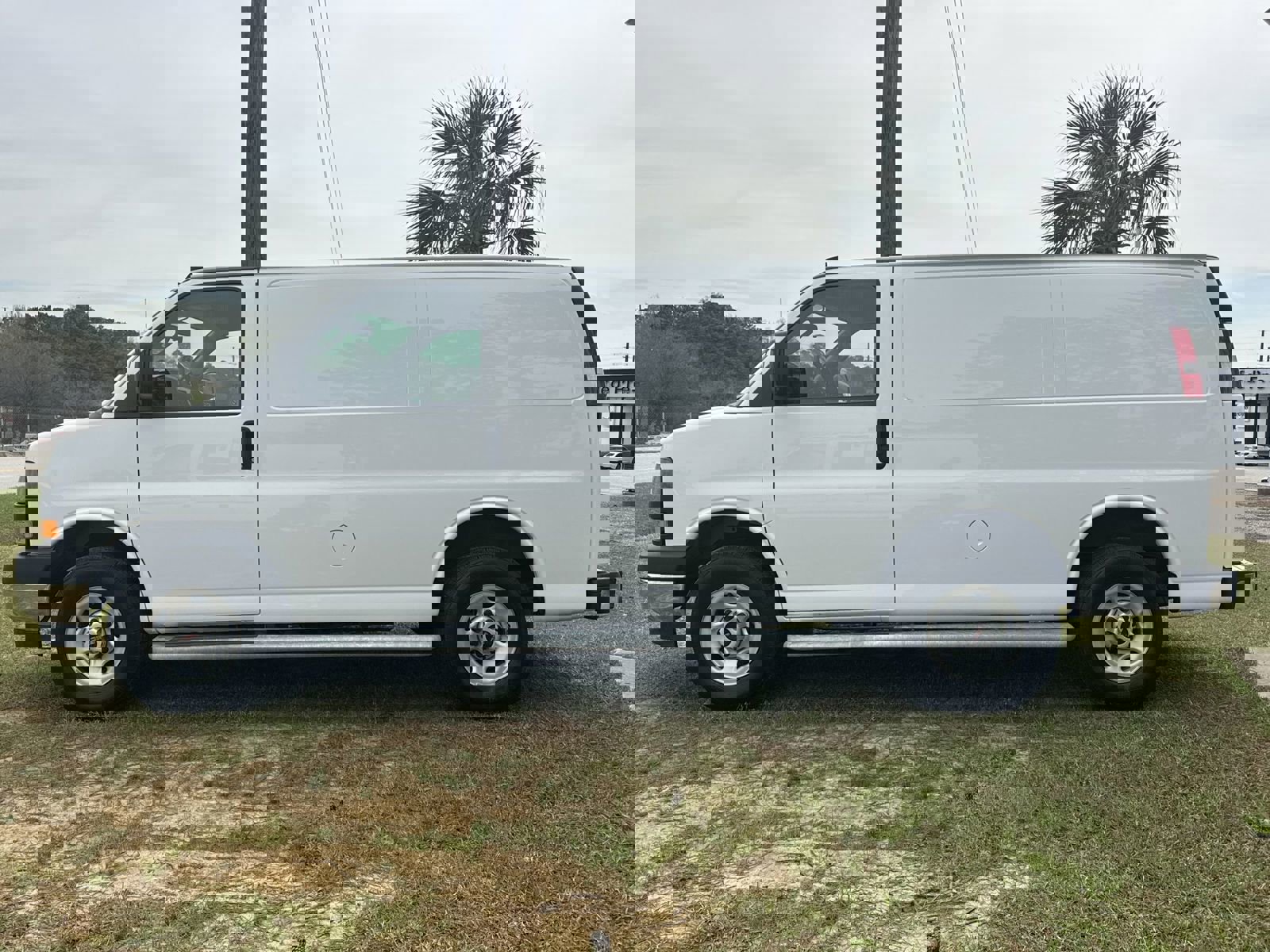 Used 2024 GMC Savana 2500 w/ Driver Convenience Package image 7