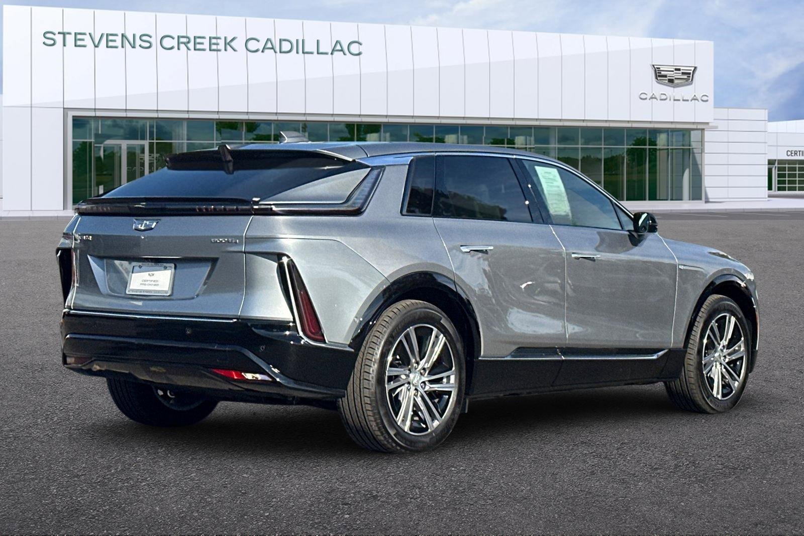 Certified 2025 Cadillac Lyriq Luxury image 3