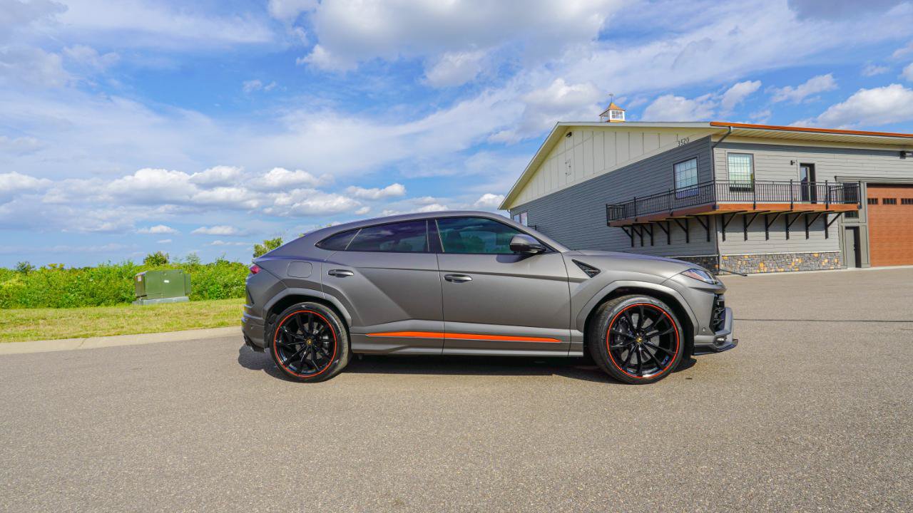 Used 2022 Lamborghini Urus AWD/4WD image 21