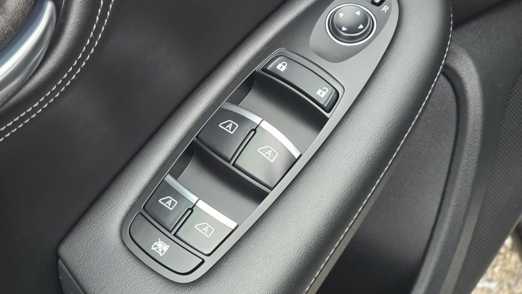 Used 2019 INFINITI QX50 Essential w/ Sensory Package image 25