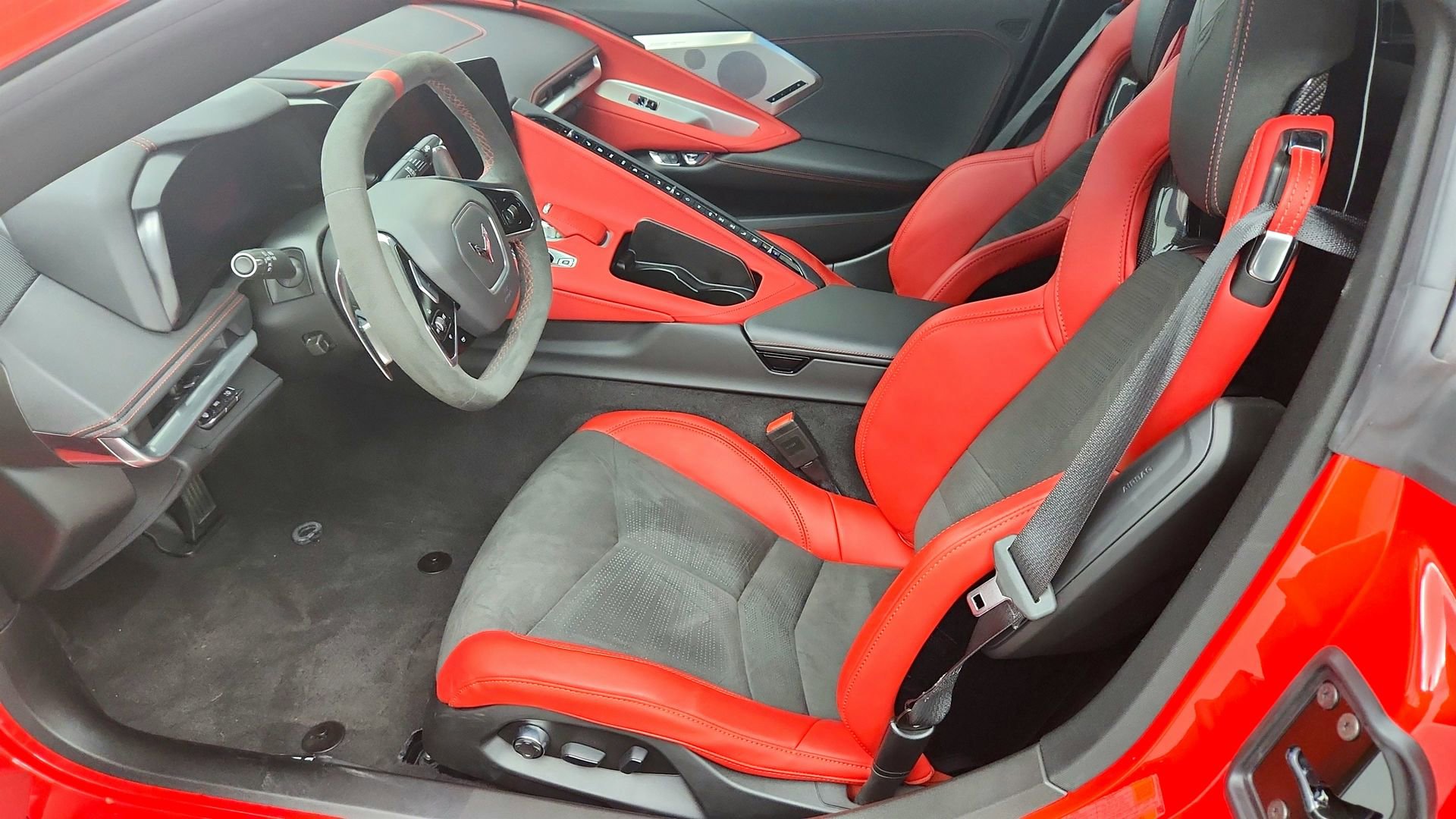 Used 2022 Chevrolet Corvette Stingray Preferred Cpe w/ Body-Color Dual Roof Package RWD image 12