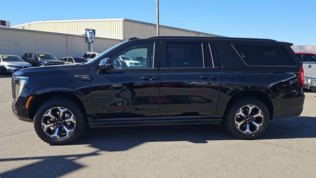 Used 2025 GMC Yukon XL AT4 Ultimate image 5