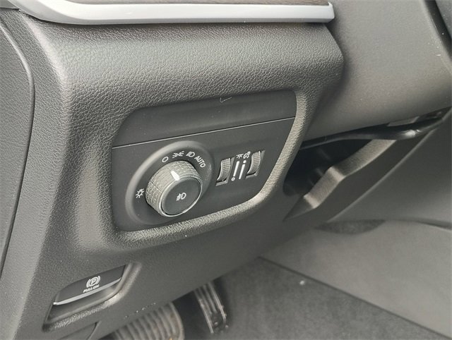 New 2025 Jeep Grand Cherokee Limited w/ Trailer Tow Package image 15