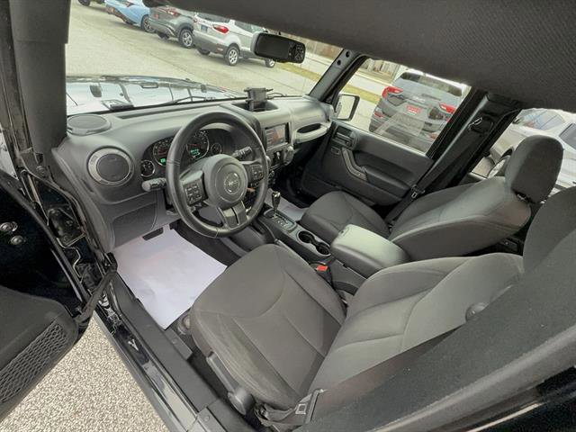 Used 2018 Jeep Wrangler Unlimited Sport image 11